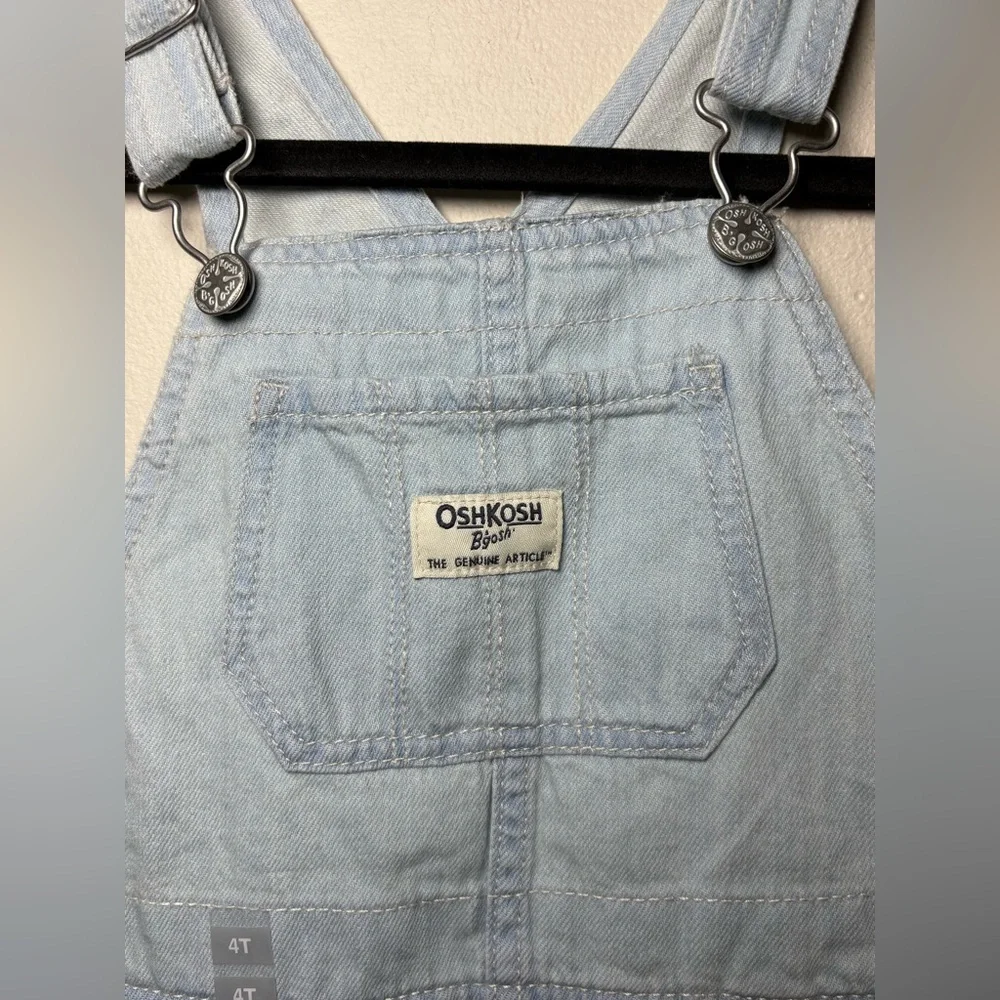 OshKosh B'gosh Light Blue Girls Short Overalls w/ White Detailing Size 4T